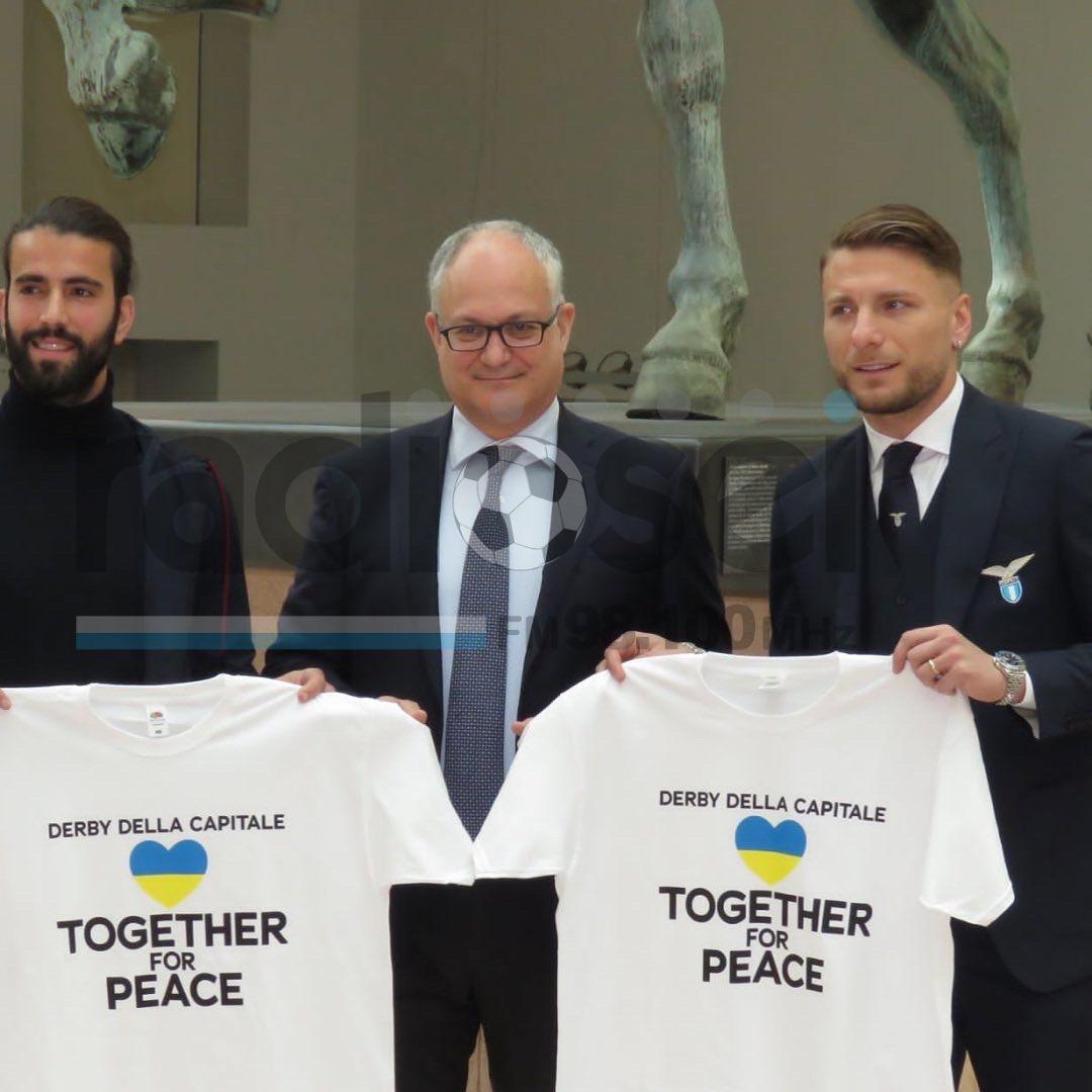 Derby, Immobile e Oliveira presentano la maglia “Together for peace”