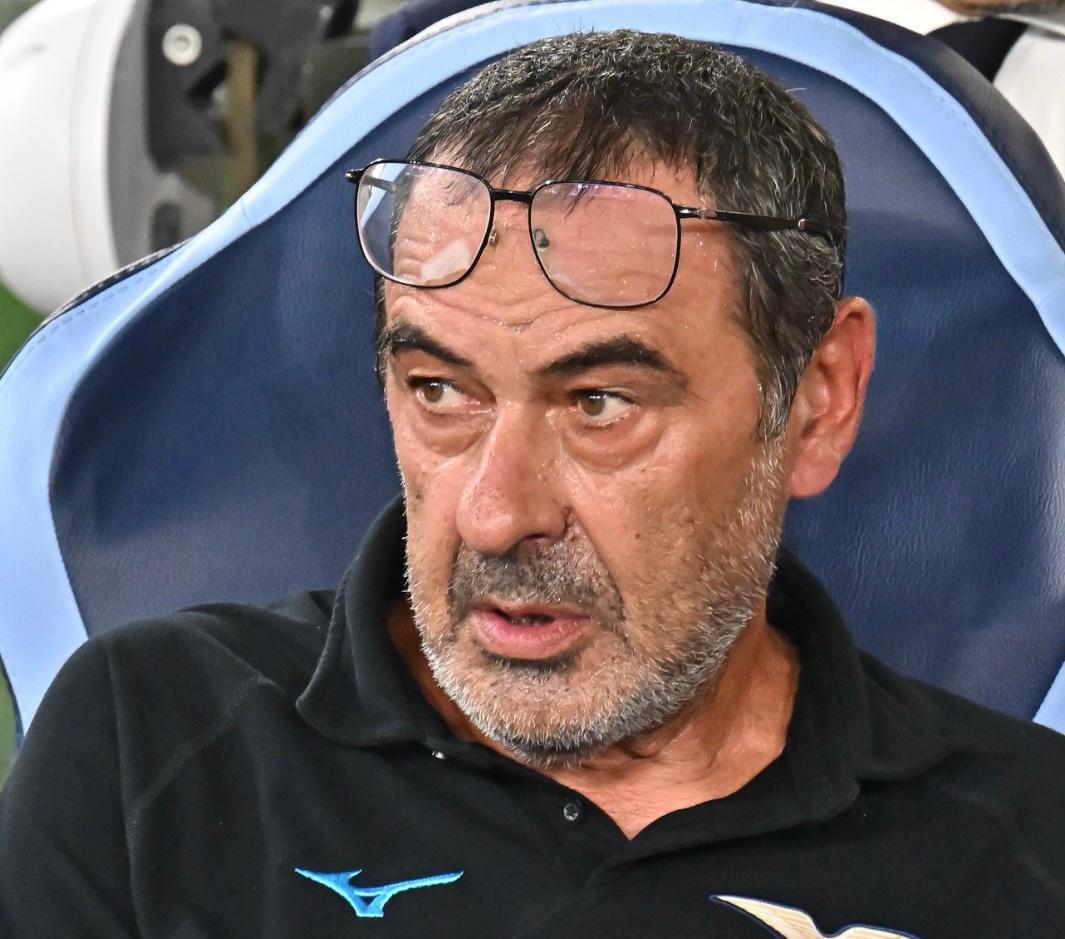 Feyenoord-Lazio, Sarri: “Aggredire la gara in una bolgia per non subire. Milinkovic incazzato come me e ci sentiamo presi in giro dalla UEFA…”