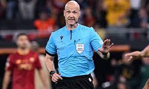 Parla l’arbitro Taylor: “A Budapest con la Roma nessun errore grave. E Mourinho…”