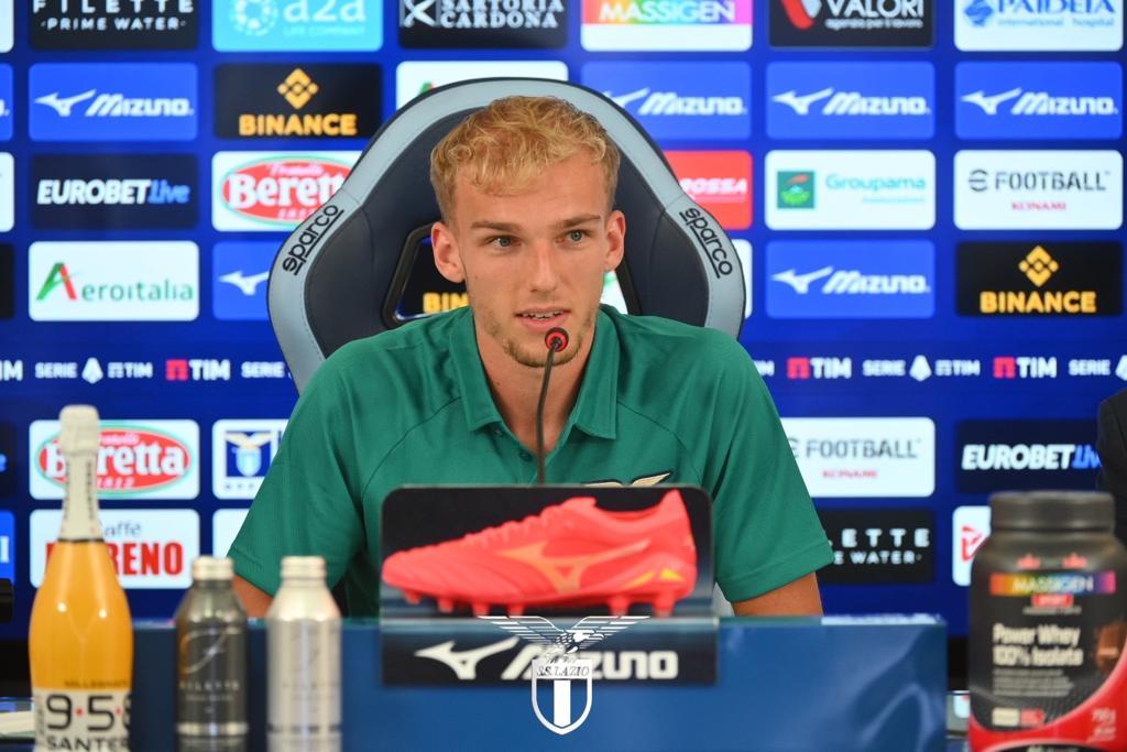 Gustav Isaksen in conferenza stampa