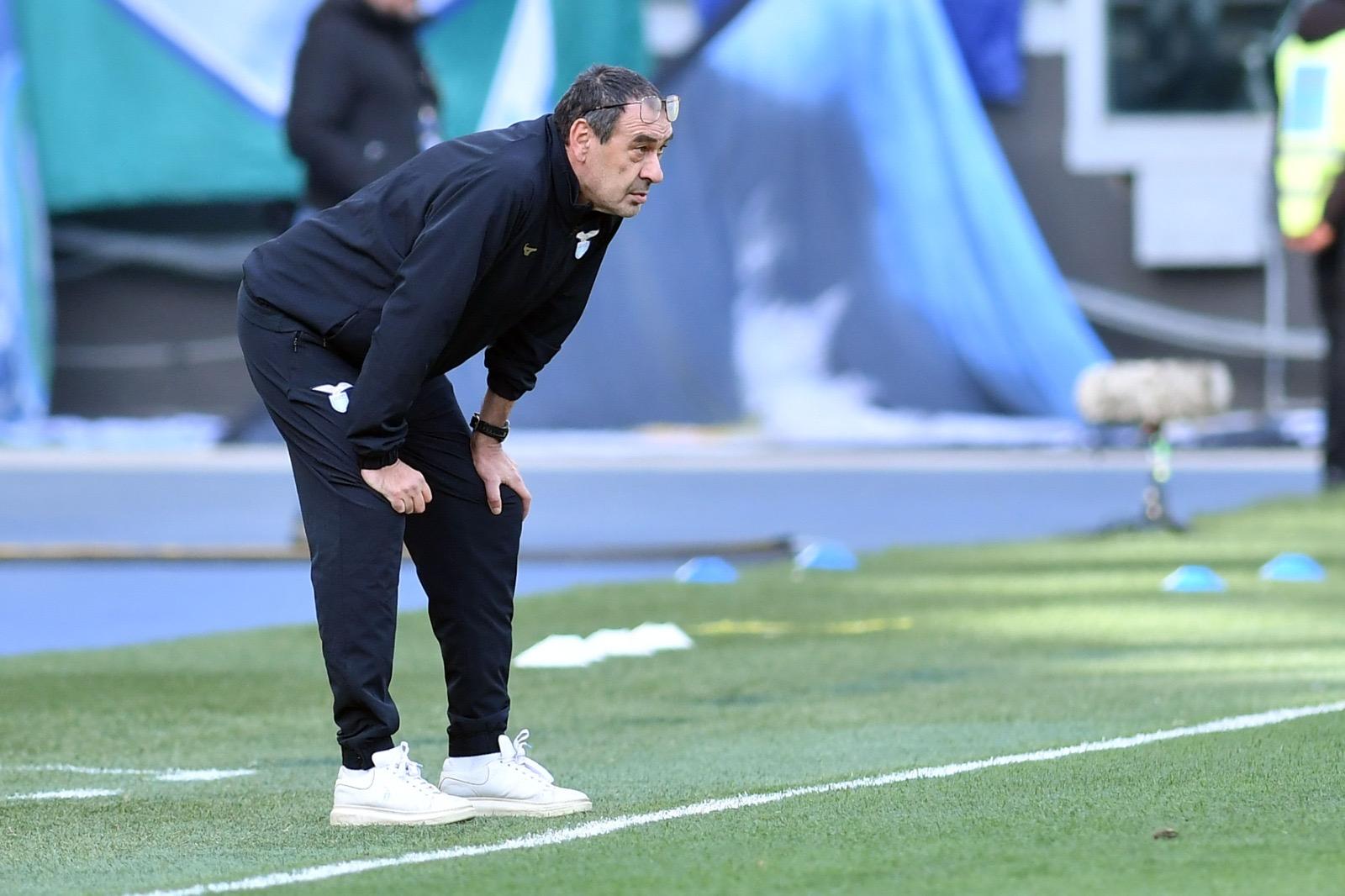 Lazio, cambio scena a Formello: domani il ritorno di Sarri tra conti, esigenze e richieste di mercato