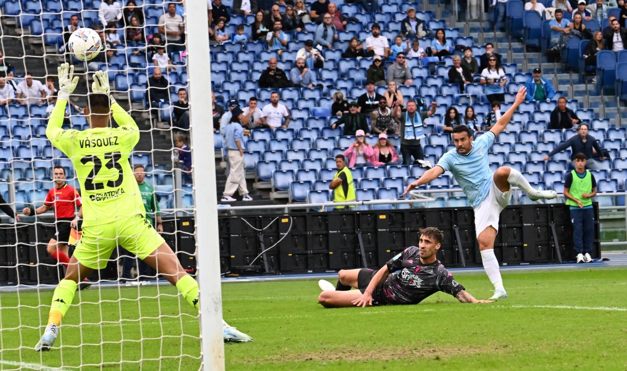 Lazio, è festa in zona Champions: canta la Carrà, balla Pedro