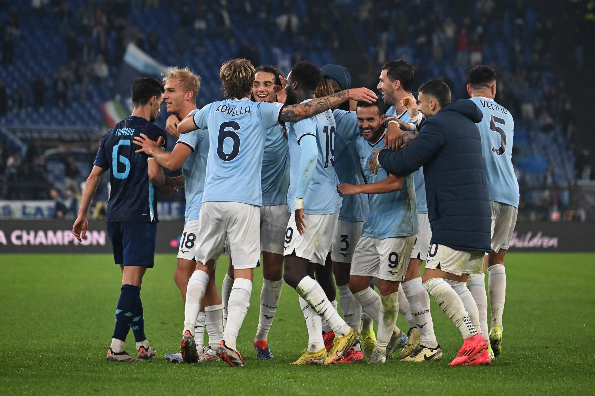 La Lazio si schiera con l’arbitro aggredito: “La violenza non deve mai esistere”