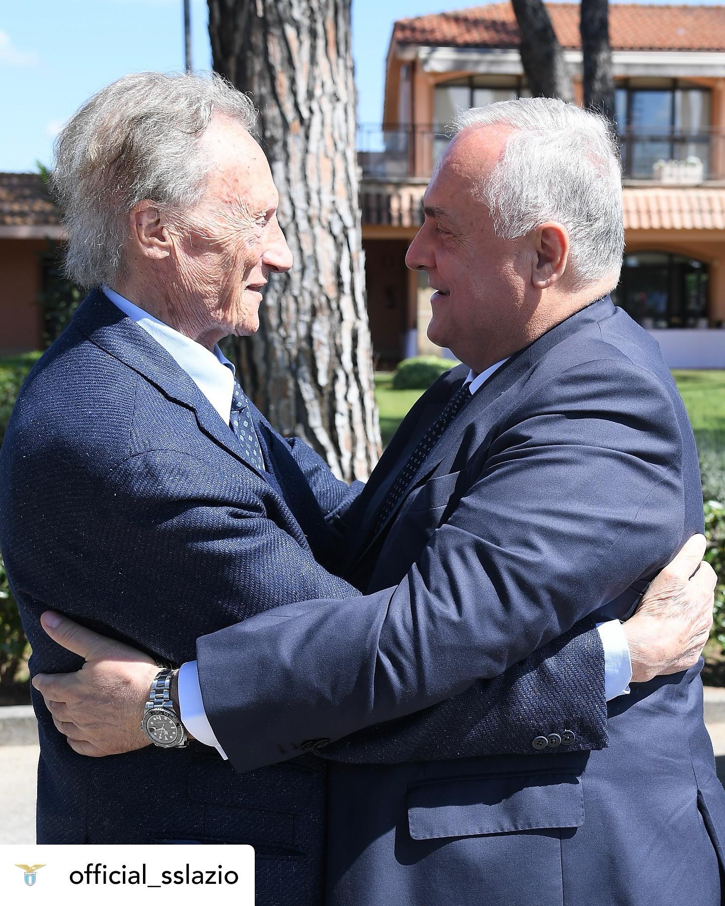 La Lazio tra passato e presente: Cragnotti-Lotito, ecco l’abbraccio a Formello (FT)