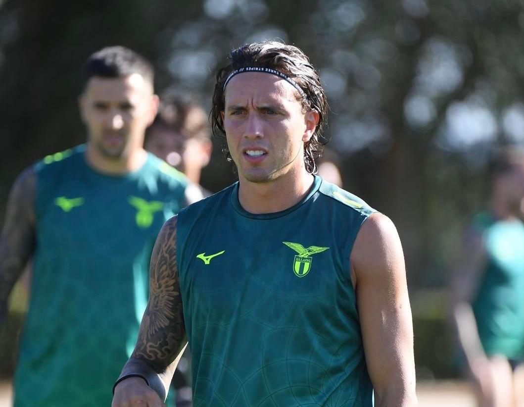 ‘QUELLI CHE’ – Cardone: “Lazio, tutti i nodi da scogliere in difesa. Guaio Patric, mal di pancia Gigot. E alla fine potrebbe partire Pellegrini…” (AUDIO)