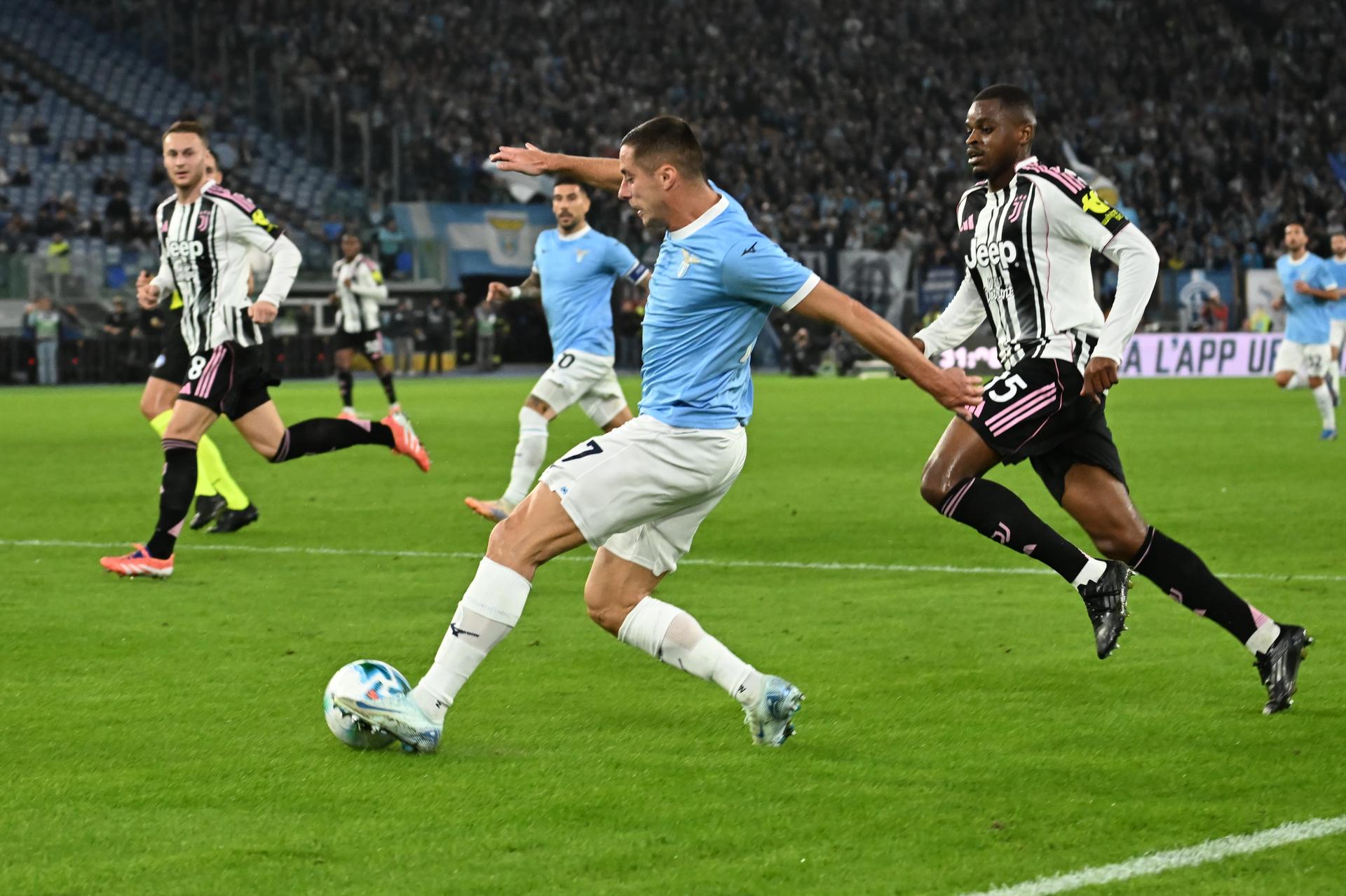 Lazio, Marusic la garanzia sulle fasce. Domani affiancherà Felipe Anderson in una speciale classifica