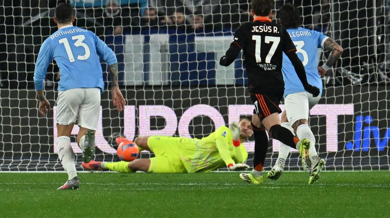 Si ripete il film (horror) dell’andata: troppo Como per la Lazio. A Lecce out Cataldi