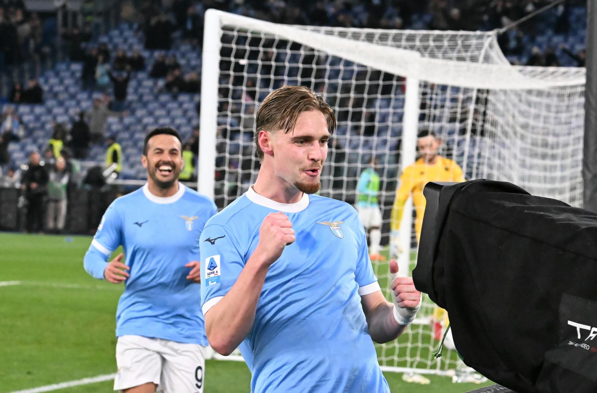 Doppietta Taylor: la Lazio batte il Bologna e lo supera. Motta para un rigore, terza vittoria di fila