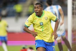 ‘QUELLI CHE…’ – Lazio, Cardone: “Priorità mezzala in stallo. Ecco la strategia per arrivare a Rayan…” (AUDIO)