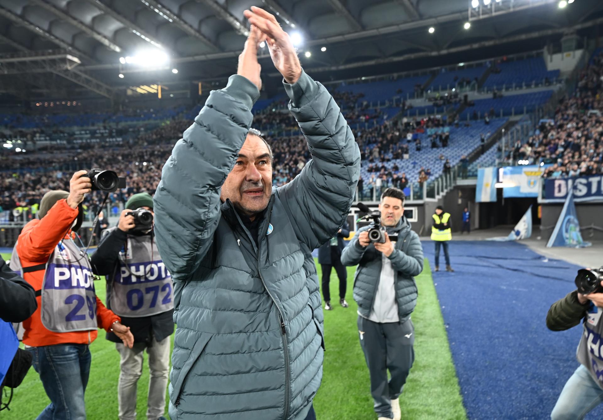 ‘QUELLI CHE …’ – Cardone: “Sarri ha lanciato l’allarme: i tifosi mancano, lui ora è il comandante che protegge la truppa ” (AUDIO)