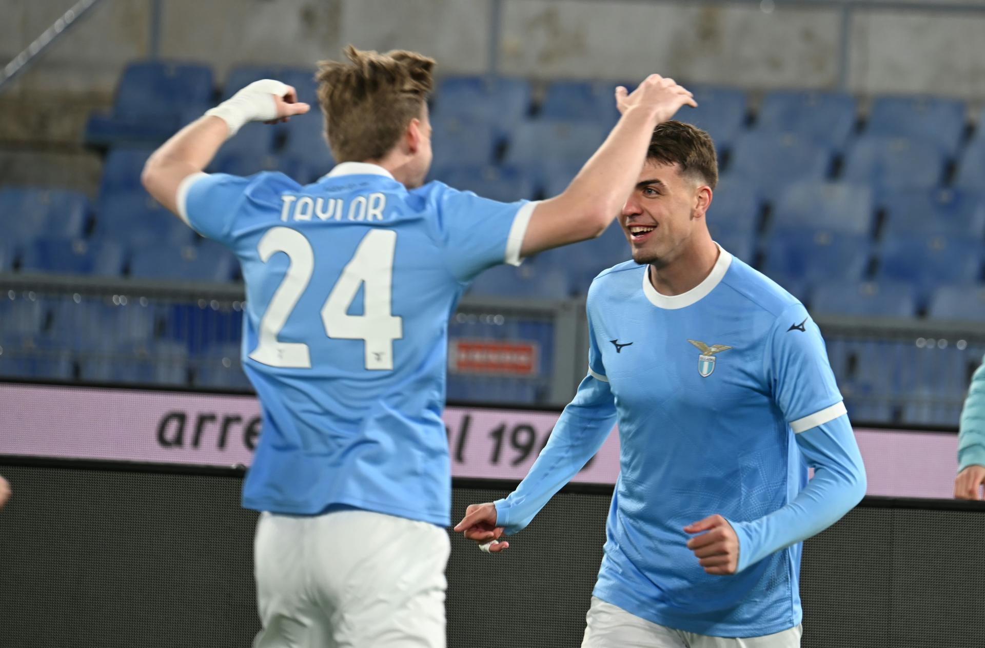 Lazio-Milan, formazioni ufficiali: Sarri con Patric in regia, attacco confermato