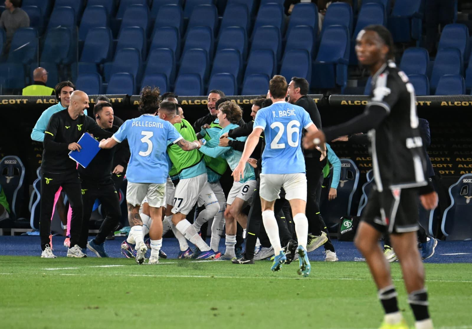 Lazio-Udinese pirotecnico. Pellegrini e Pedro illudono, Maldini salva: 3-3 all’Olimpico, aggancio al Bologna (FT)
