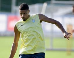 Lazio, Doekhi subito in campo ma non basta: stallo Dominguez, c’è anche il Venezia…