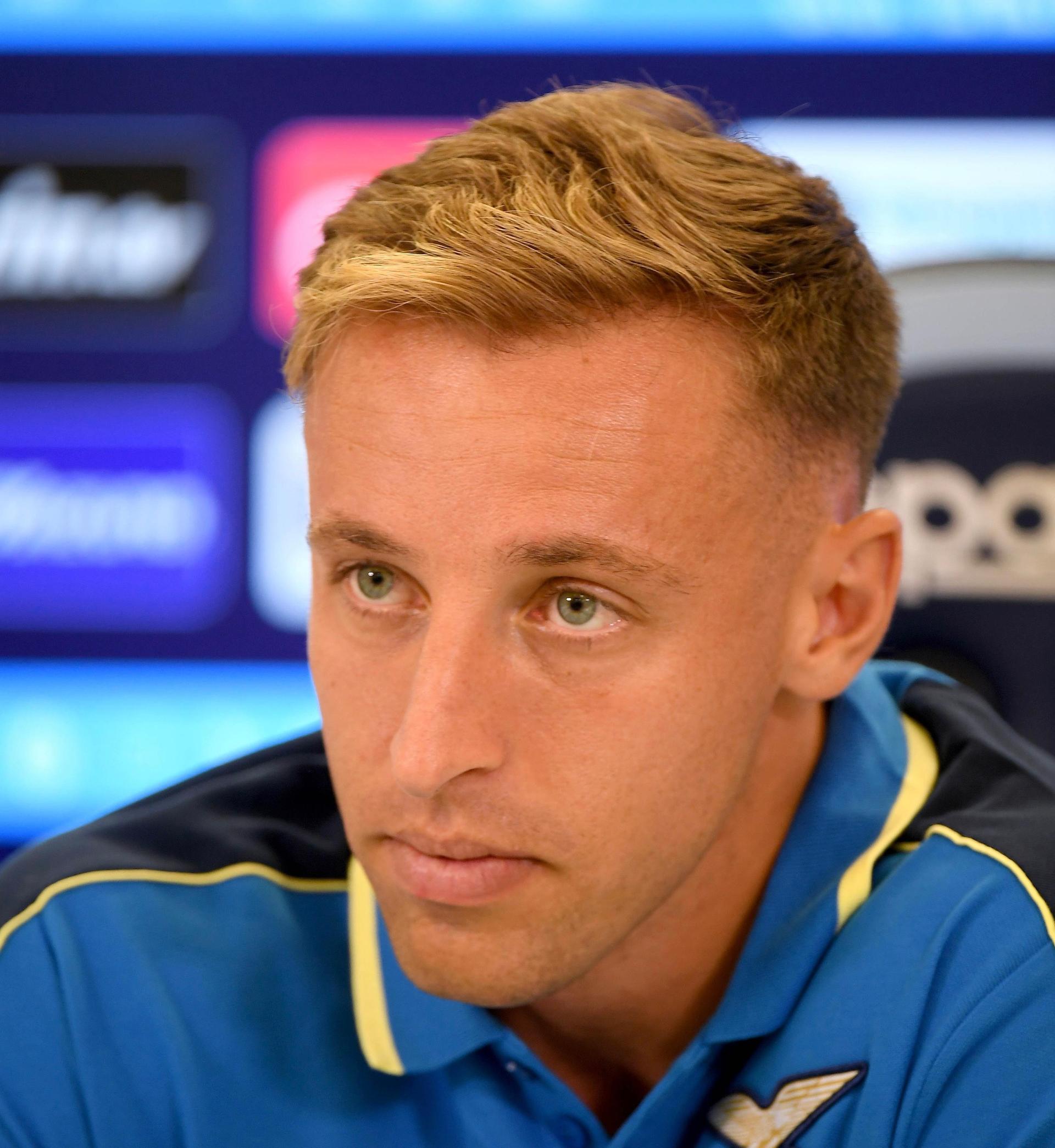 Lazio, presentazione Frattesi: “Non sono il Messia, dalle origi laziali al ritorno a casa. Ambisco al massimo. Tifosi? Thuram mi disse…” (AUDIO)