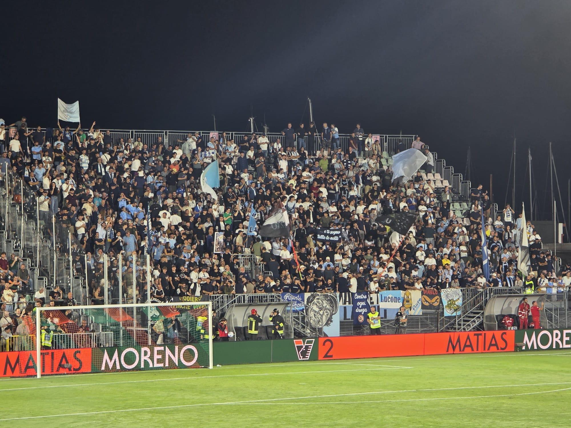 Contestazione Lazio, in sei mila a Reggio Emilia: i biglietti venduti per l’Olimpico sono di meno…