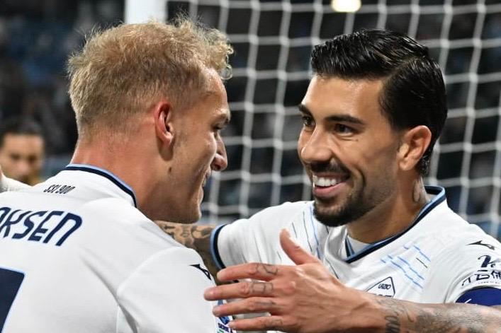 Marea Lazio, benvenuti a RinghioLandia! Game, set, match e altra notte da capolista solitaria davanti ai 10mila tifosi